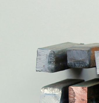 Uden titel, 2021, assemblage-relief af stål og kobber.
I hvid kasseramme, 23 x 23 cm. - Pris: 3.000 kr. - SOLGT